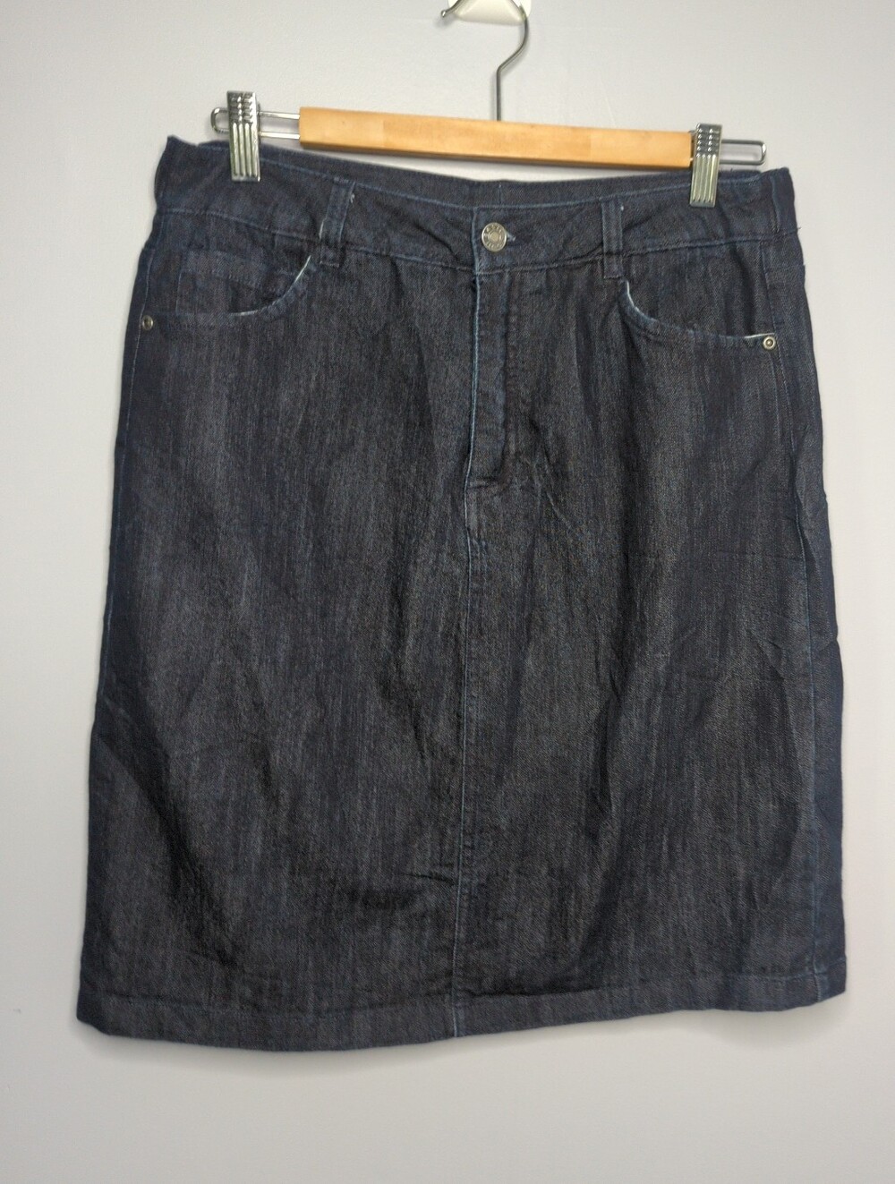 Basic Editions Dark Wash Denim Pencil Skirt Knee-Length - Size M